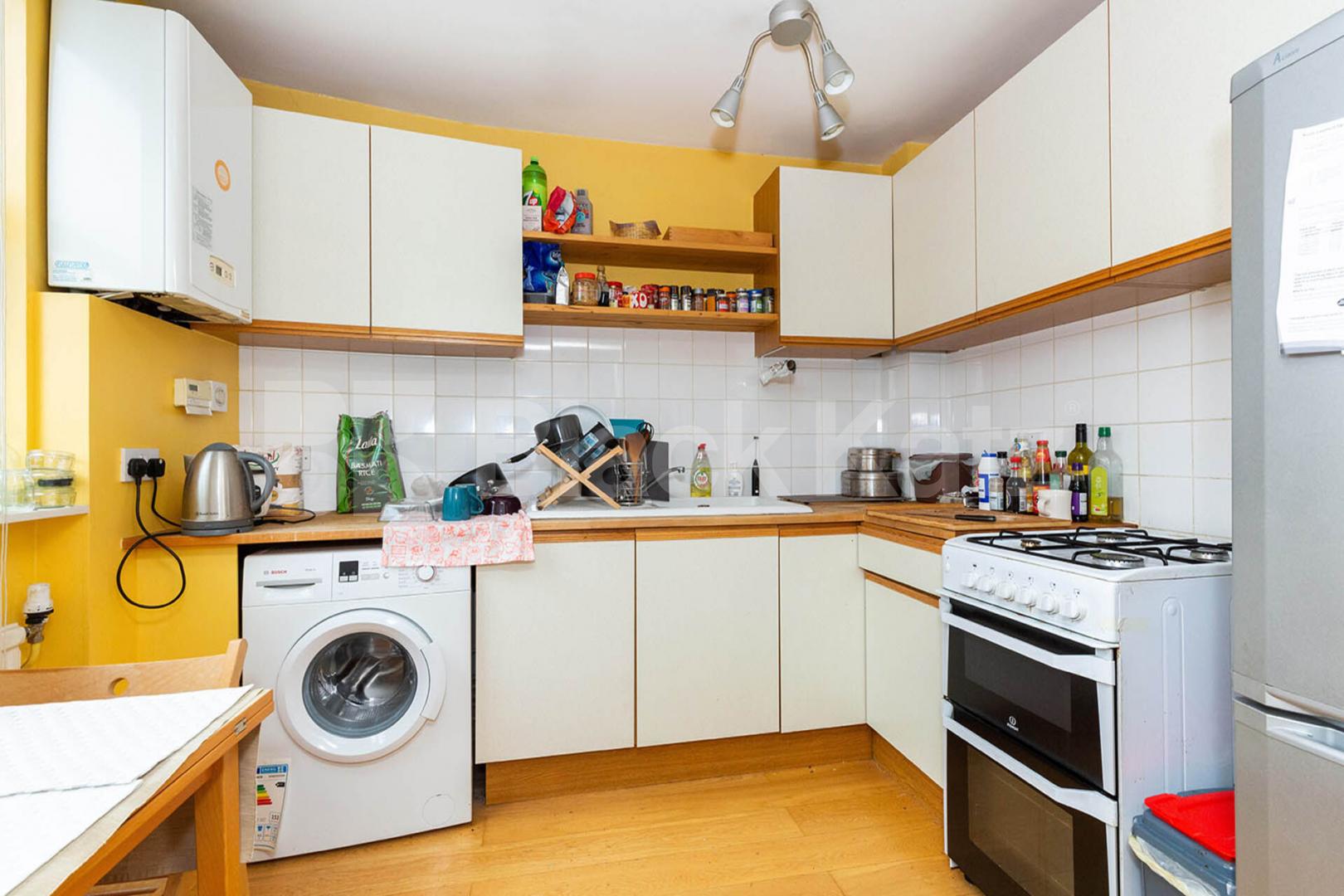 Close to an abundance of amenities on Holloway Road and Archway Station Tollington Way, Holloway